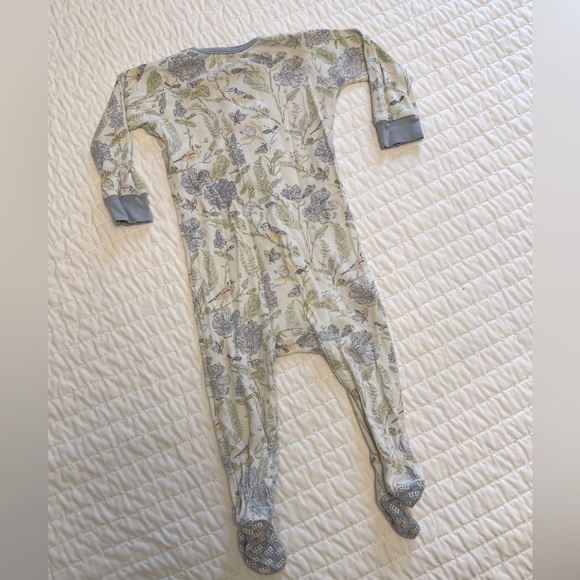 Magnetic Me Pajamas- 9-12M - Picture 7 of 7